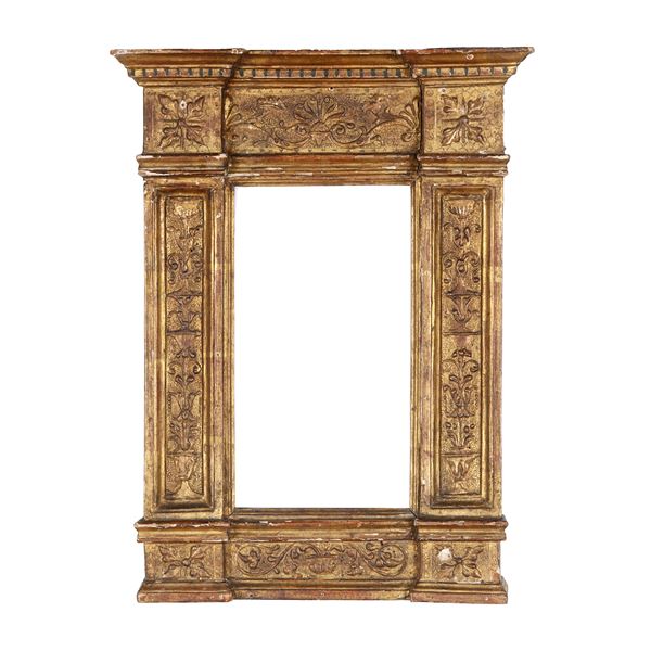 Cornice a tabernacolo del XIX secolo (?) di gusto rinascimentale
