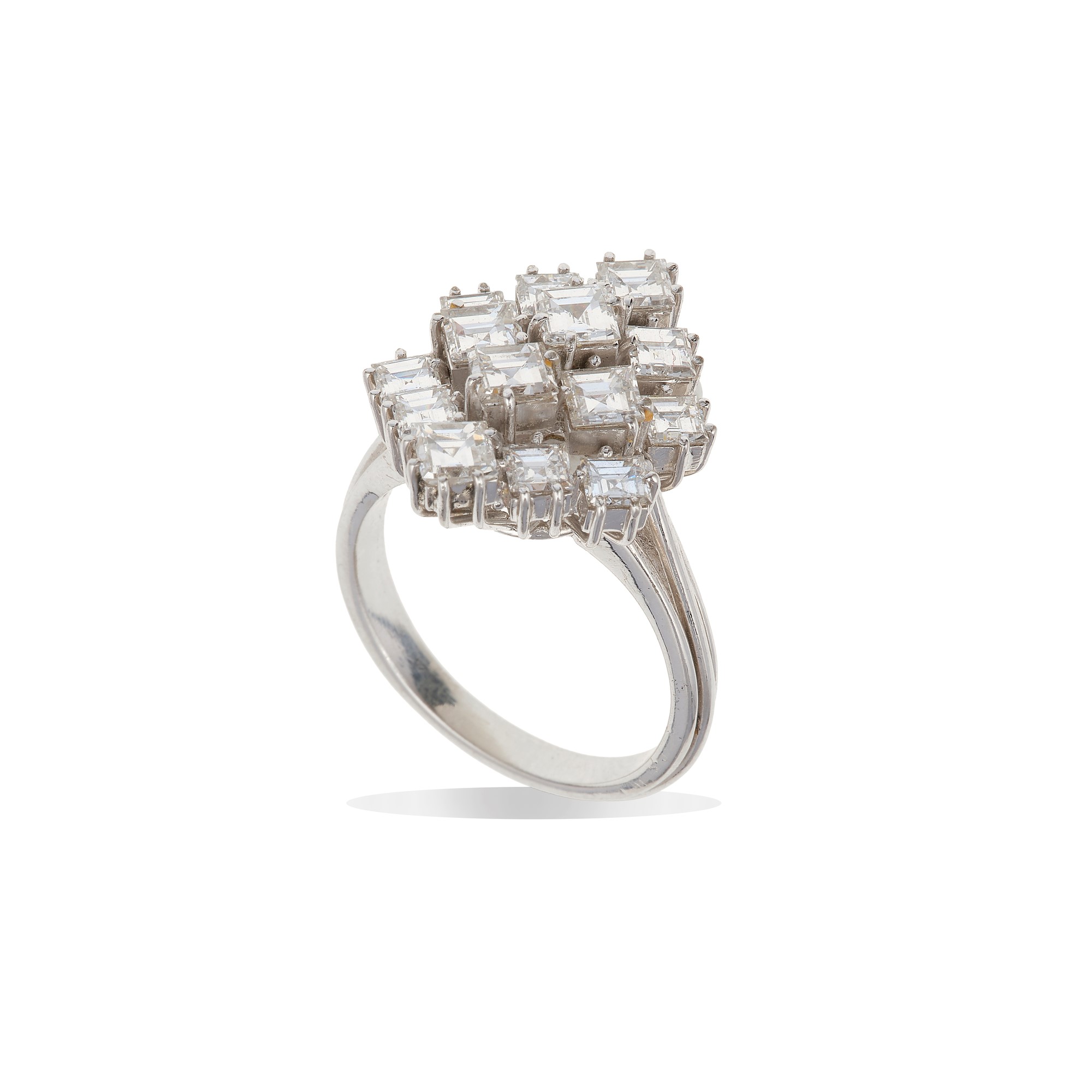 Anello con diamanti, montatura in oro bianco 750/1000