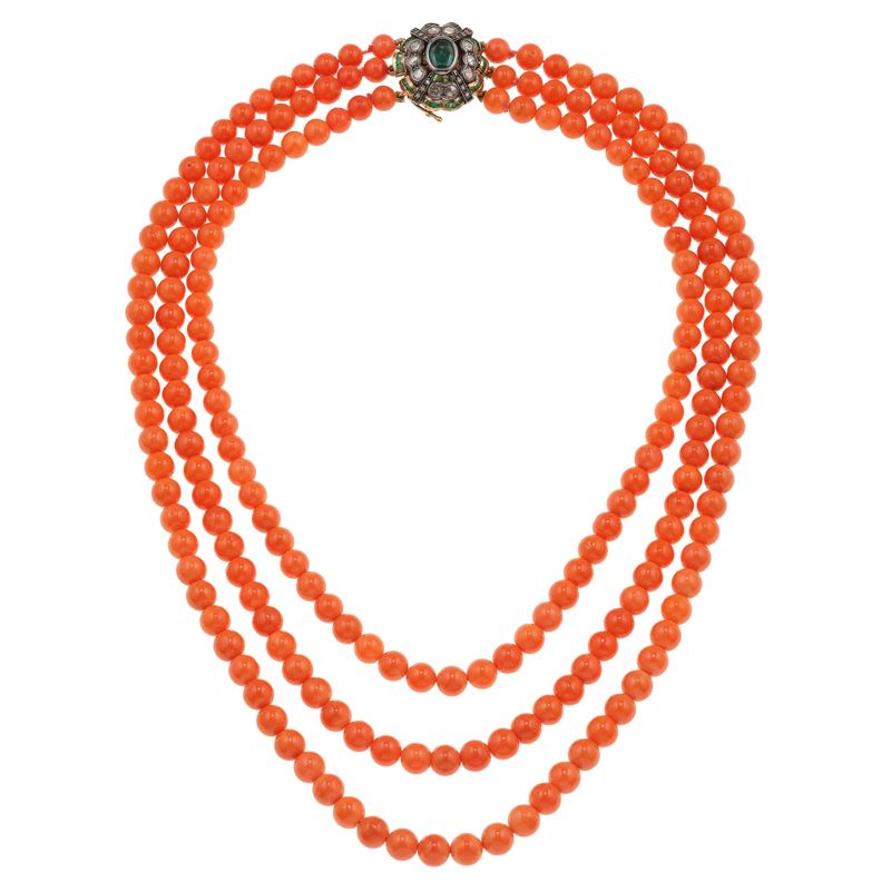 Coral, emerald, diamond and low-karat gold necklace  - Auction Fine Jewellery - Cambi Casa d'Aste