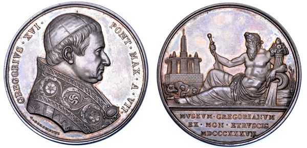 STATO PONTIFICIO. GREGORIO XVI (Bartolomeo Alberto Cappellari), 1831-1846. Medaglia annuale in argento 1837/A. VII. Costruzione del Museo Etrusco.