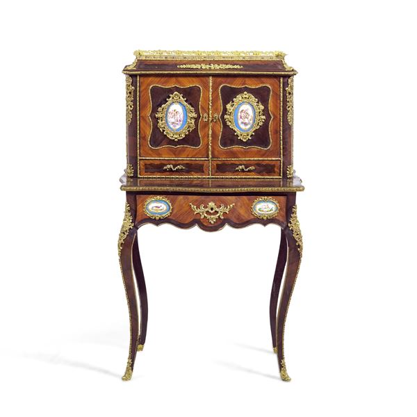 Bonheur du jour. Parigi, XIX-XX secolo