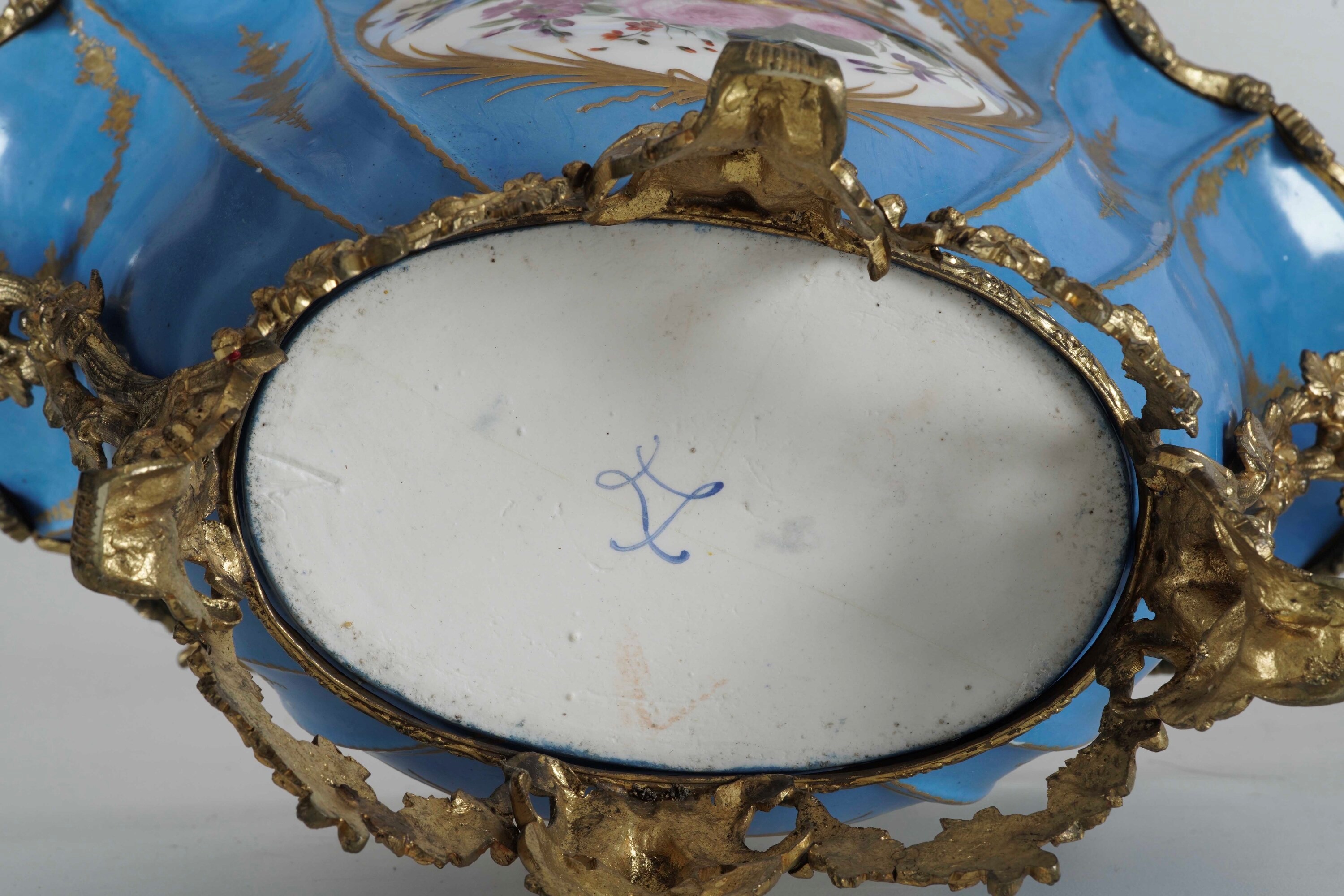 Coppia di Vasi Portafiori.francia, XIX Secolo.