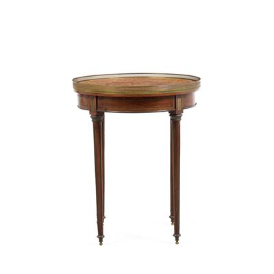 Tavolo in Stile Luigi XVI in Legno Chiaro con Filettature in Ottone
