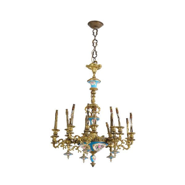 Lampadario a quindici luci in porcellana di Sèvres policroma e bronzo dorato, Francia 1860 circa