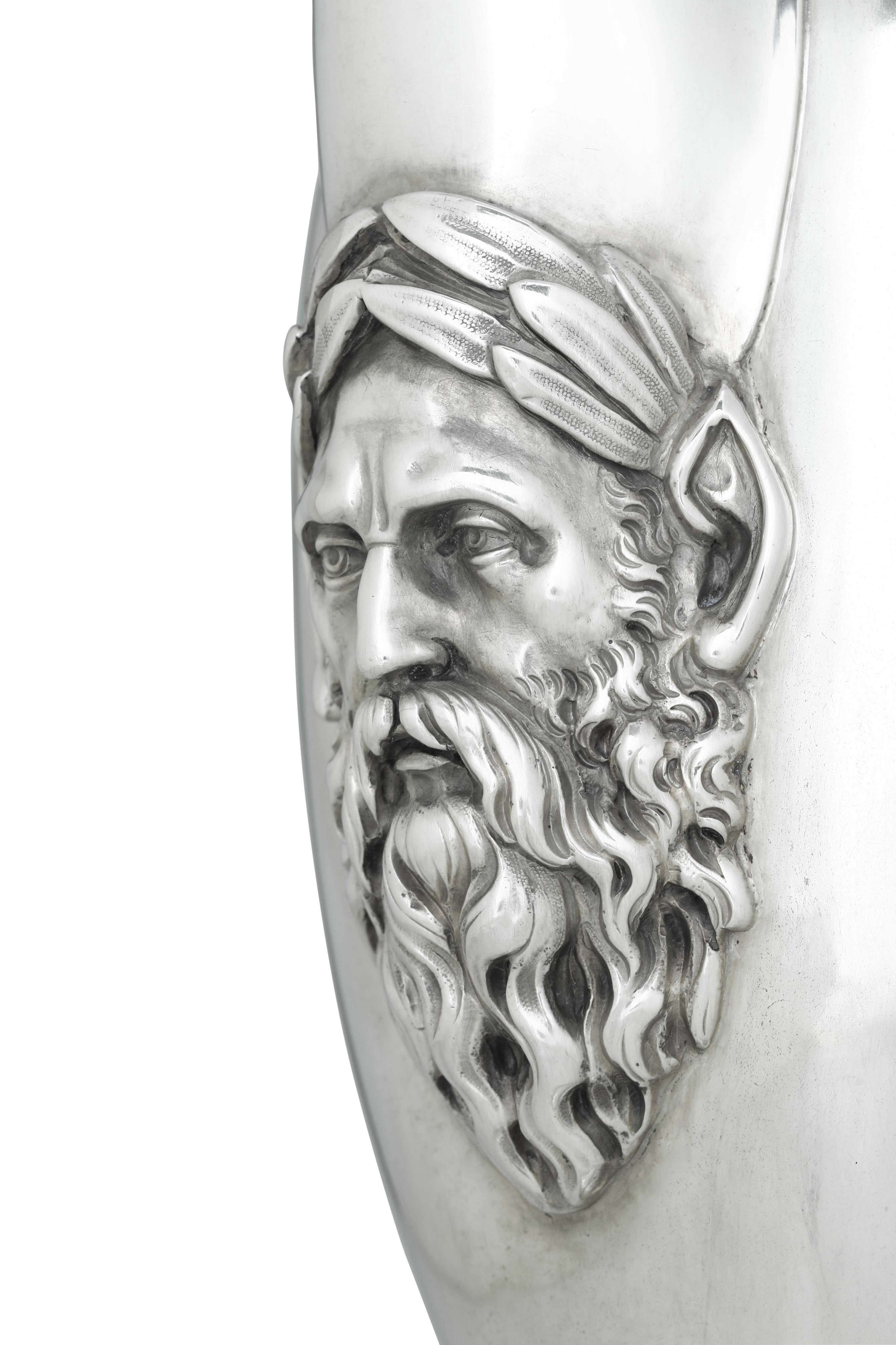 Milano, XIX Secolo. Argentiere Emanuele Caber (1820-1870) Grande Caffettiera Neoclassica