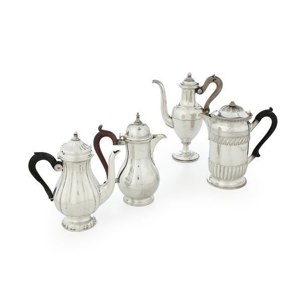 Due caffettiere in argento, una Inghilterra (Birmingham) ed una Italia, prima metà XX secolo  