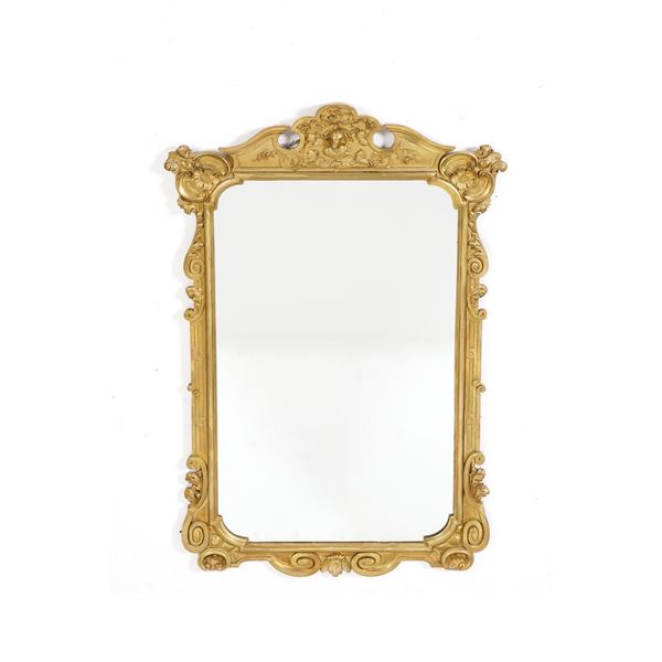 Specchiera dorata in stile