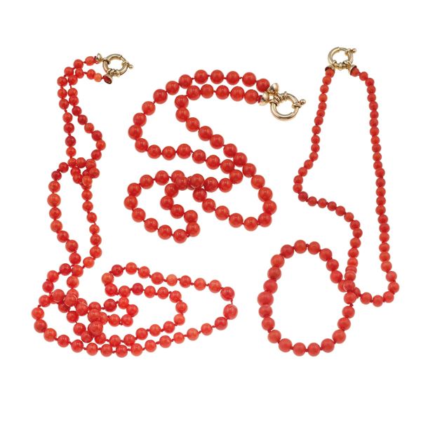 Three coral and gilded silver necklace