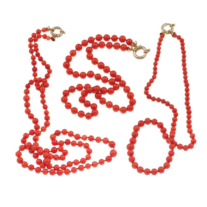 Three coral and gilded silver necklace  - Auction Fine Jewellery - Cambi Casa d'Aste
