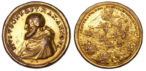 STATO PONTIFICIO. PIO V (Antonio Ghislieri), 1566-1572. Medaglia in bronzo dorato A. VI. Ricordo della battaglia di Lepanto.