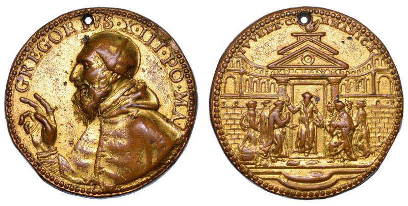 STATO PONTIFICIO. GREGORIO XIII (Ugo Boncompagni), 1572-1585. Medaglia in bronzo dorato. Rifondazione del Collegio Germanico di Roma.  - Auction Numismatics - Medals and popes - II - Cambi Casa d'Aste