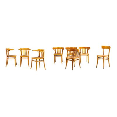 Insieme di Sette Poltrone e una Sedia in Legno Chiaro. XX Secolo