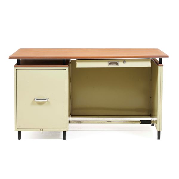 Scrivania in metallo. XX secolo