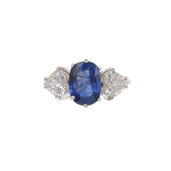 Sapphire, diamond and gold ring