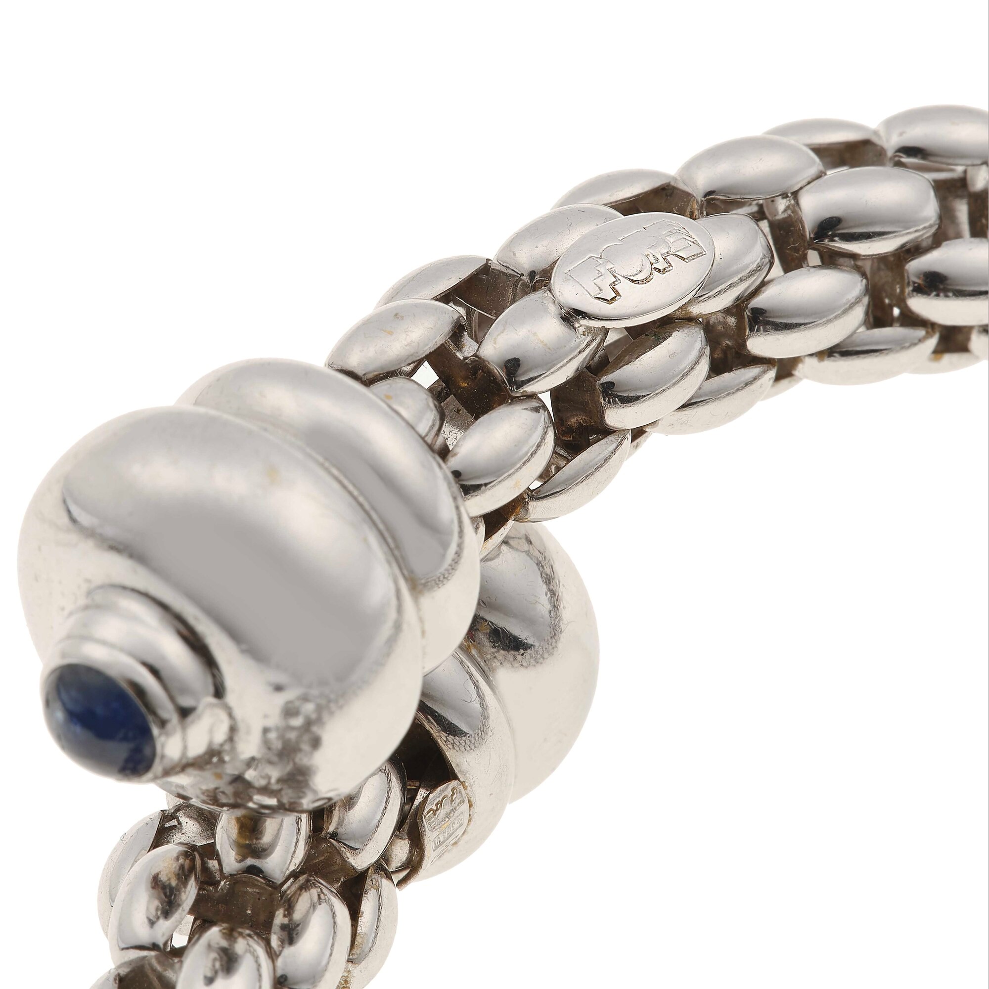 Fope. Bracciale Rigido con Due Piccoli Zaffiri Taglio Cabochon