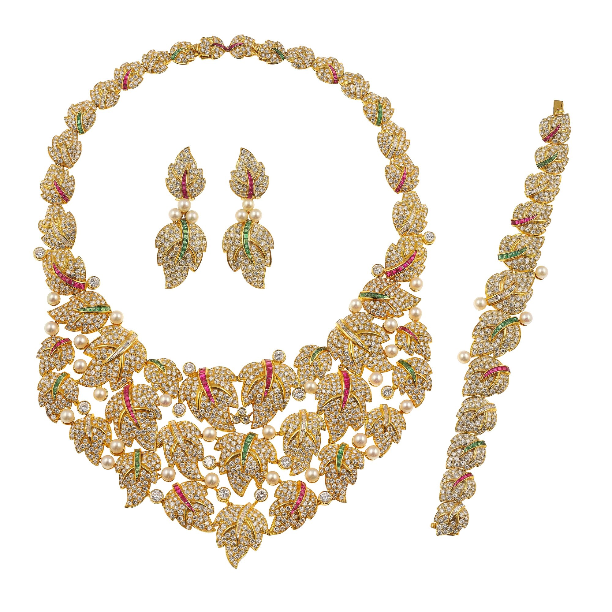 Parure Composta da Grande Girocollo, Bracciale ed Orecchini con Diamanti, Rubini e Smeraldi