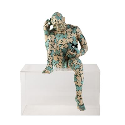 Figura seduta - scultura in bronzo