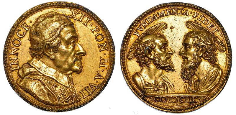 STATO PONTIFICIO. INNOCENZO XII (Antonio Pignatelli), 1691–1700. Medaglia annuale in bronzo dorato 1698/A. VII. Gli Apostoli S. Pietro e S. Paolo.  - Auction Numismatics - Medals and popes - II - Cambi Casa d'Aste