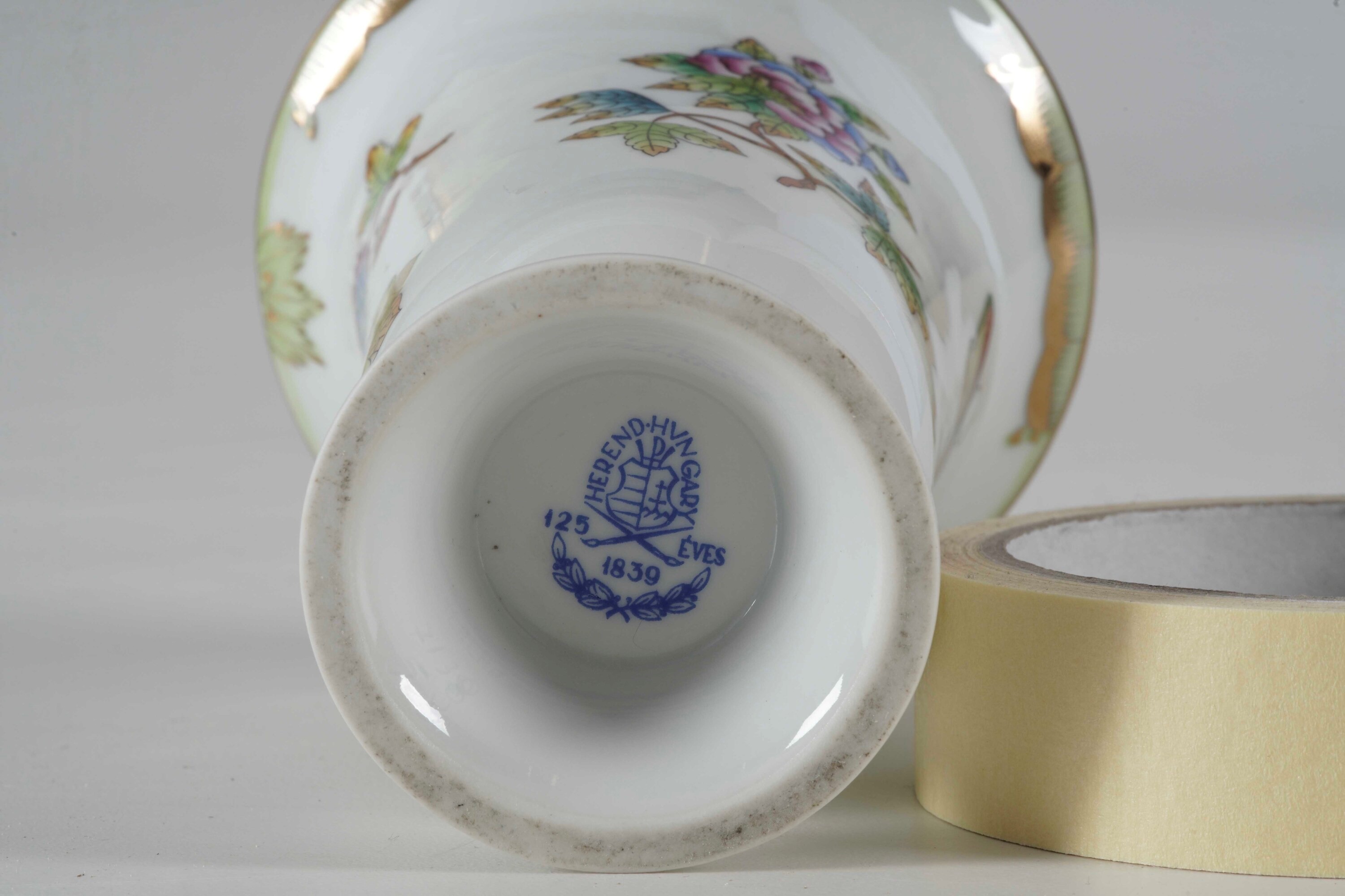 Vaso "queen Victoria".ungheria, Manifattura Herend, XX Secolo.