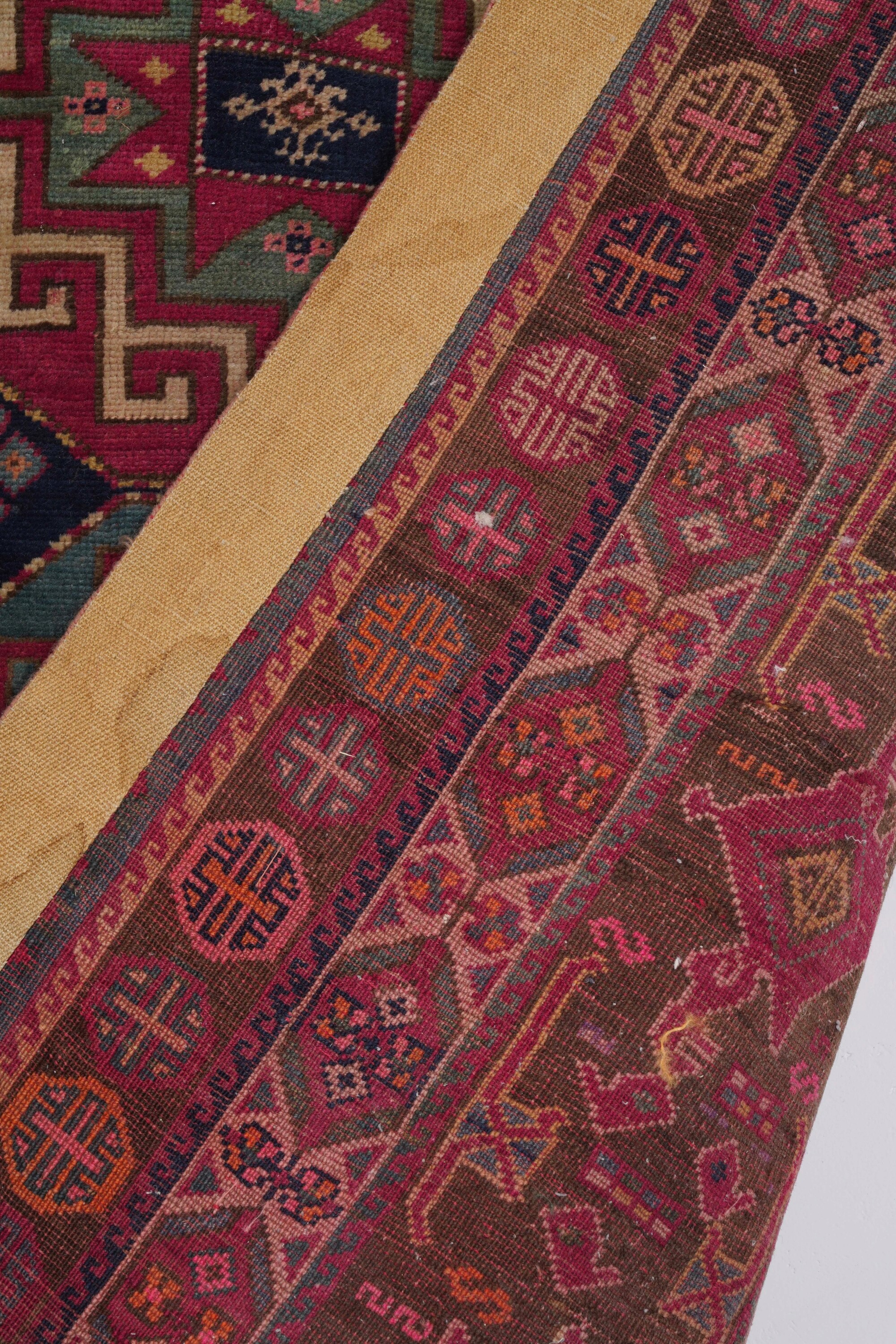 Tappeto Caucasico, fine XIX secolo, cm 300x145