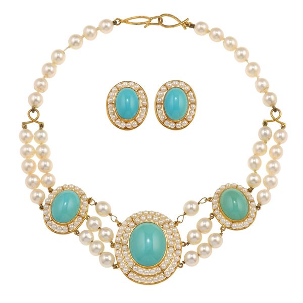 Demi-parure composta da collana ed orecchini con pasta di turchese e perle coltivate