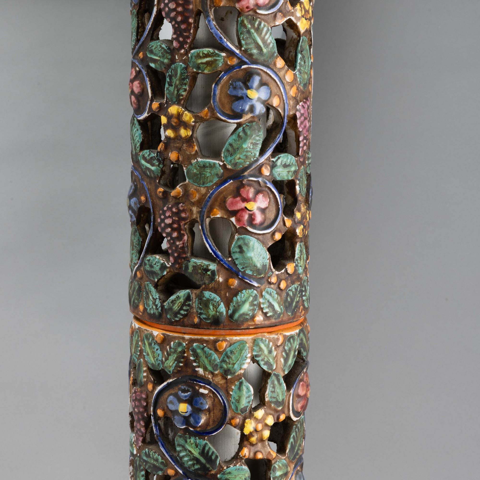 M. da Castelli, Colonna in maiolica policroma, circa 1960