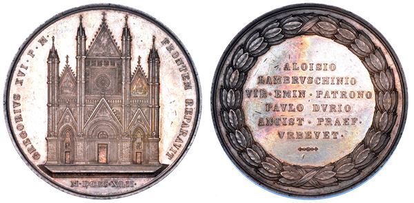STATO PONTIFICIO. GREGORIO XVI (Bartolomeo Alberto Cappellari), 1831-1846. Medaglia in argento 1842 (A. XII). I restauri del duomo di Orvieto.