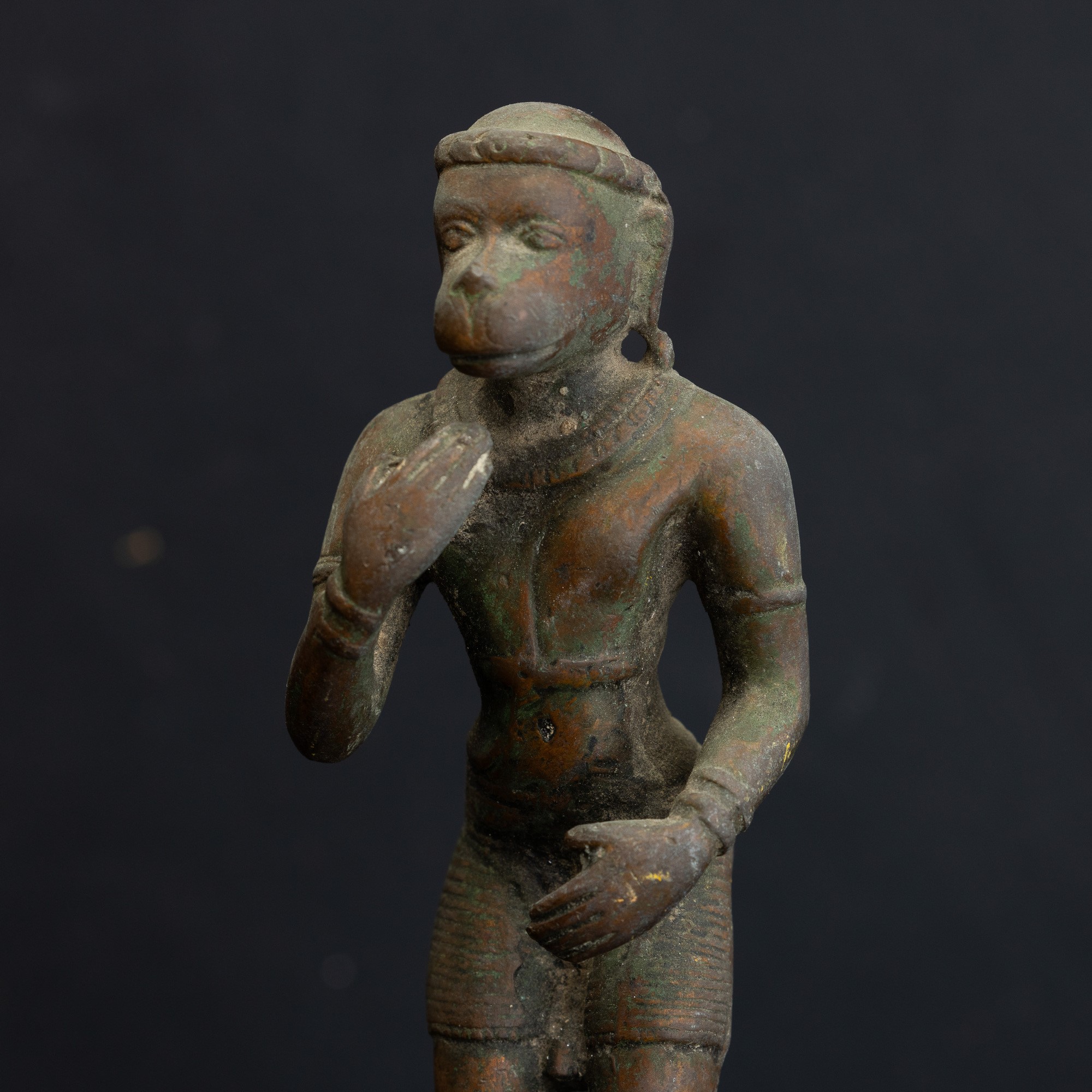 Figura di Hanuman Stante in Bronzo, India, XIX Secolo