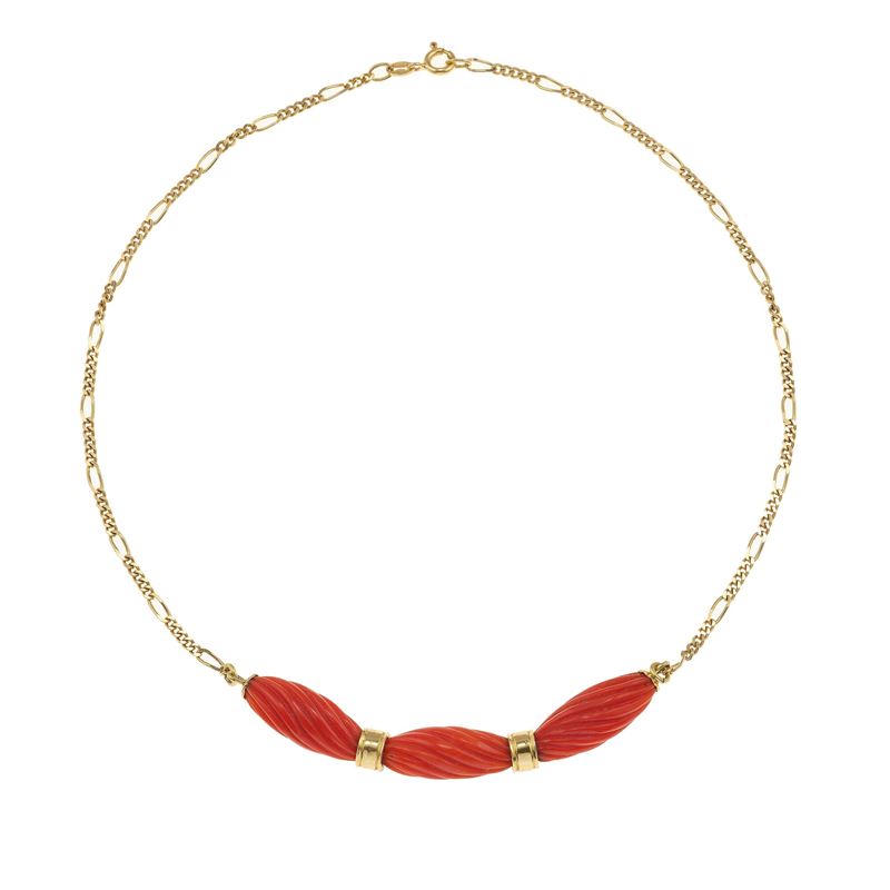 Carved coral and gold necklace  - Auction Fine Jewellery - Cambi Casa d'Aste