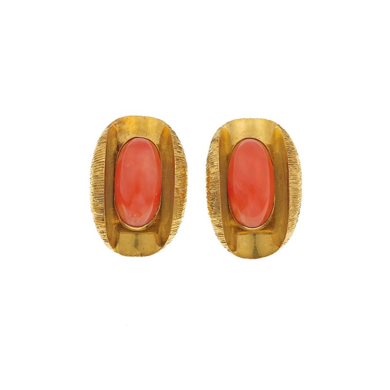 Pair of coral and gold earrings  - Auction Fine Jewellery - Cambi Casa d'Aste