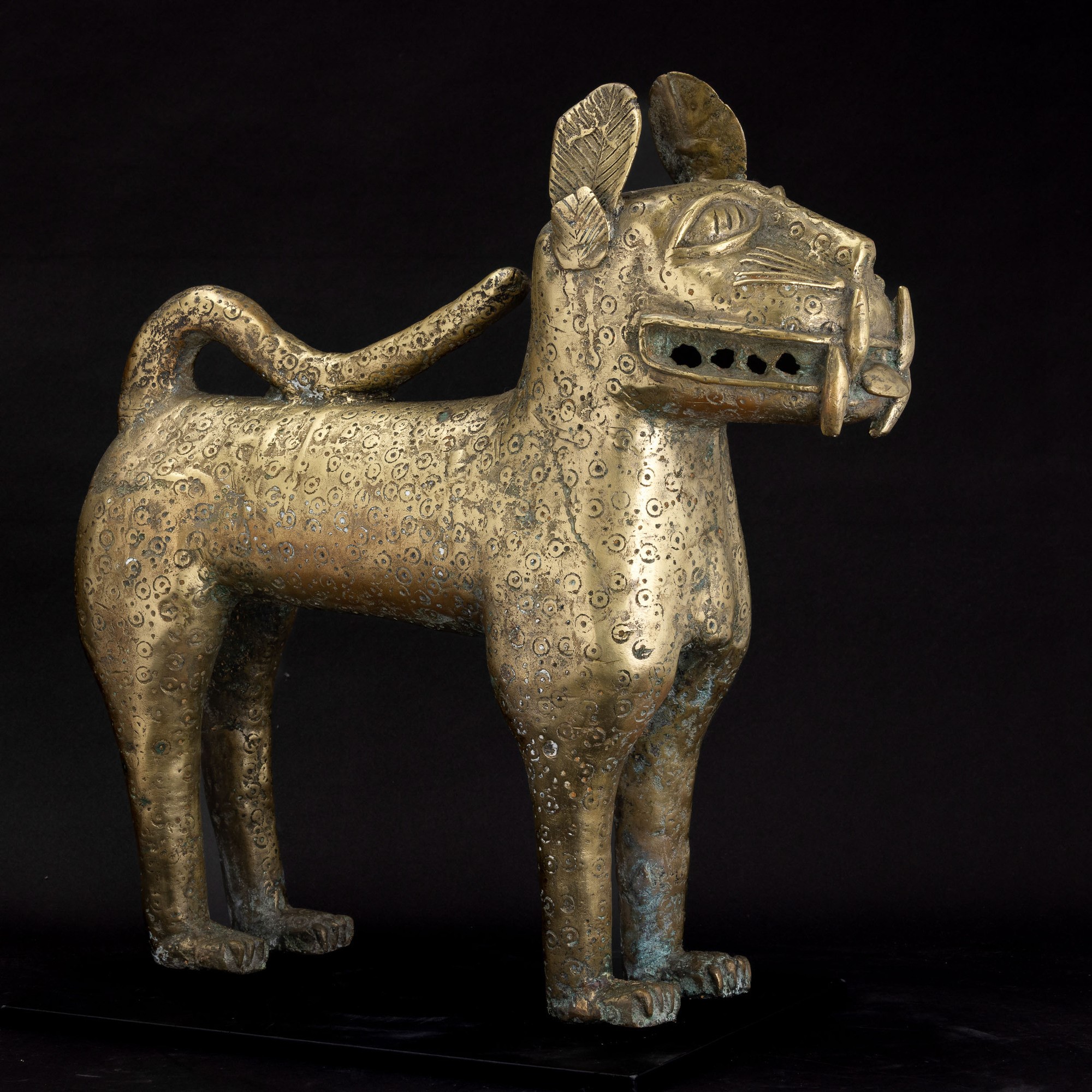 Benin, Coppia di leopardi, bronzo, XIX-XX secolo