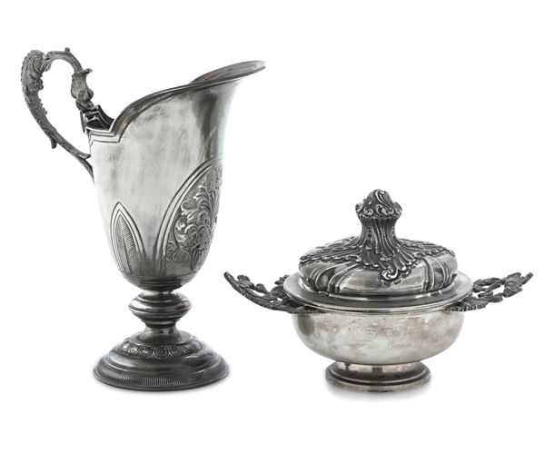 Un versatoio e una zuccheriera. Argenteria italiana del XX secolo