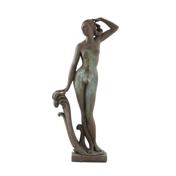 Nudo femminile in ceramica dipinta. XX secolo