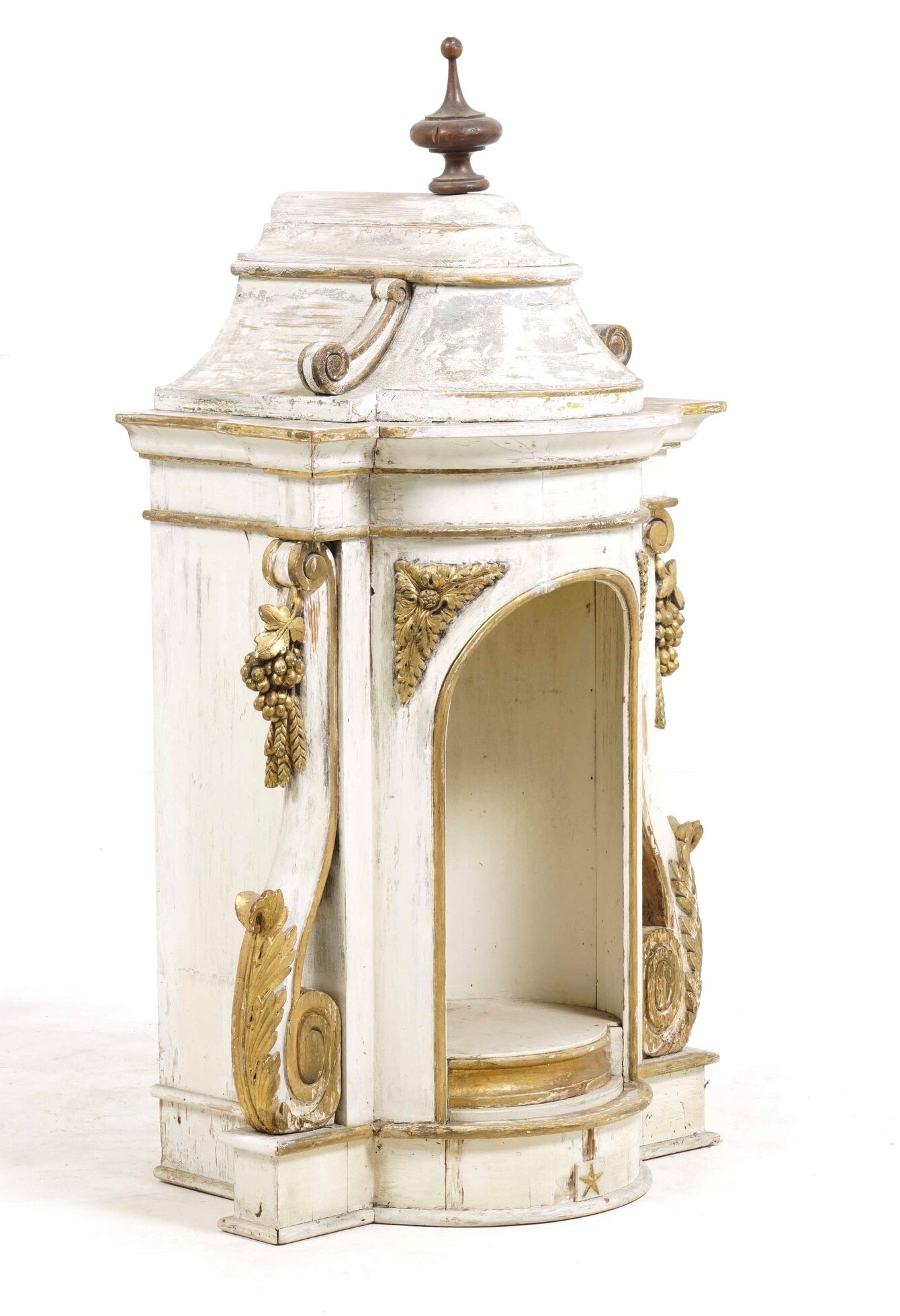 Grande residenza, legno laccato e dorato, XIX secolo