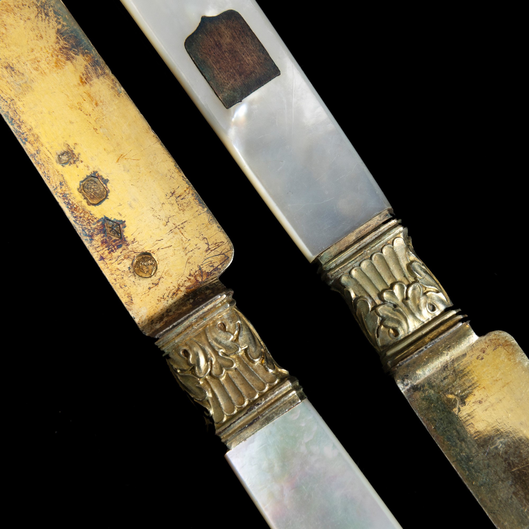 Marchio dell’argentiere S.J. (entro rombo non identificato), Ventiquattro coltelli da dessert, ar...