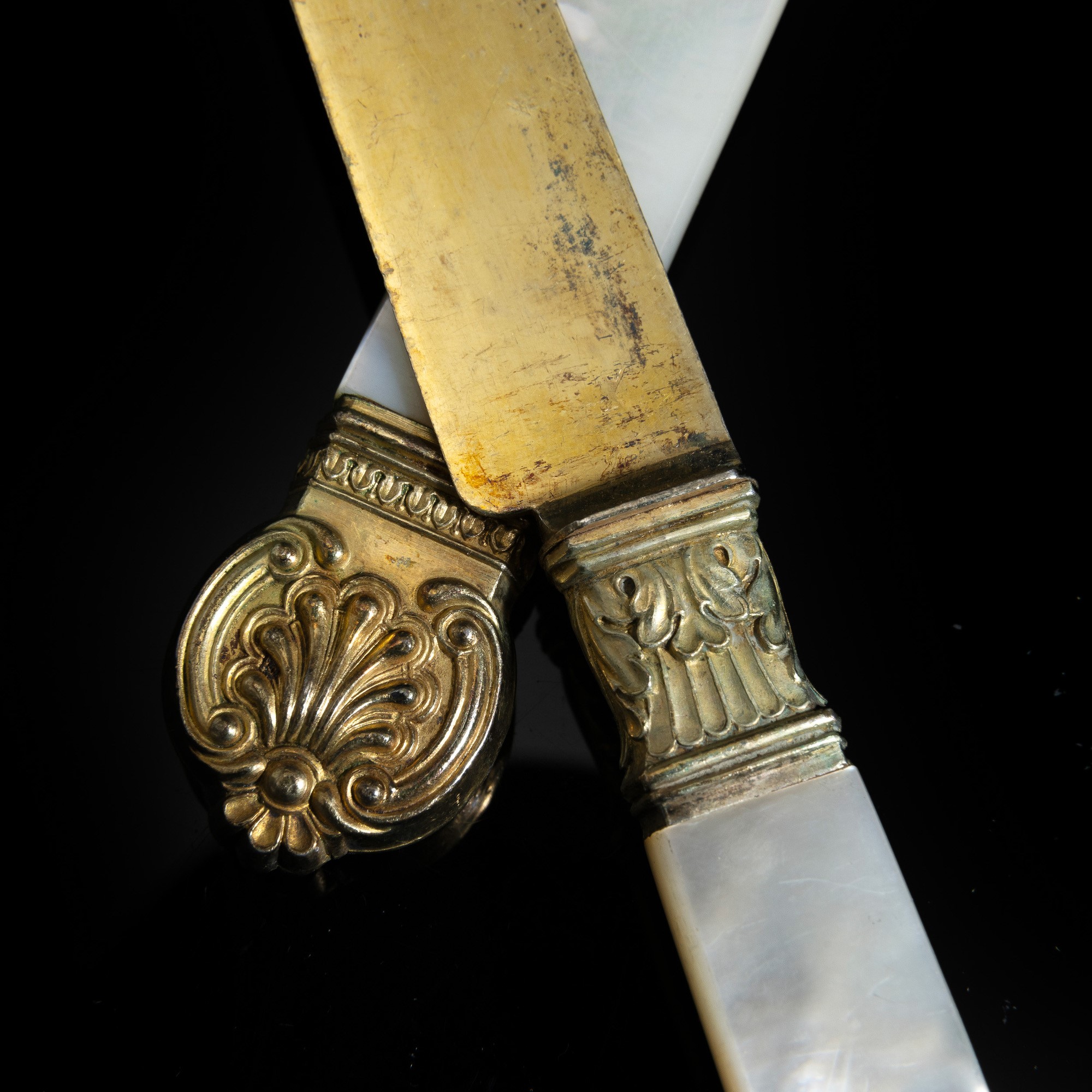 Marchio dell’argentiere S.J. (entro rombo non identificato), Ventiquattro coltelli da dessert, ar...