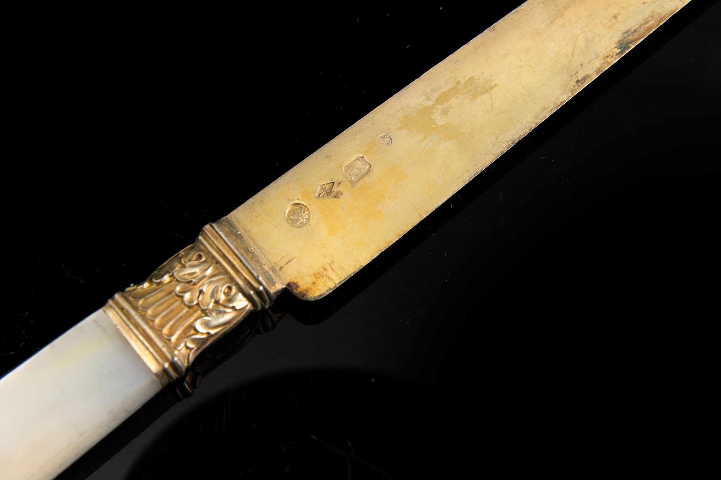 Marchio dell’argentiere S.J. (entro rombo non identificato), Ventiquattro coltelli da dessert, ar...