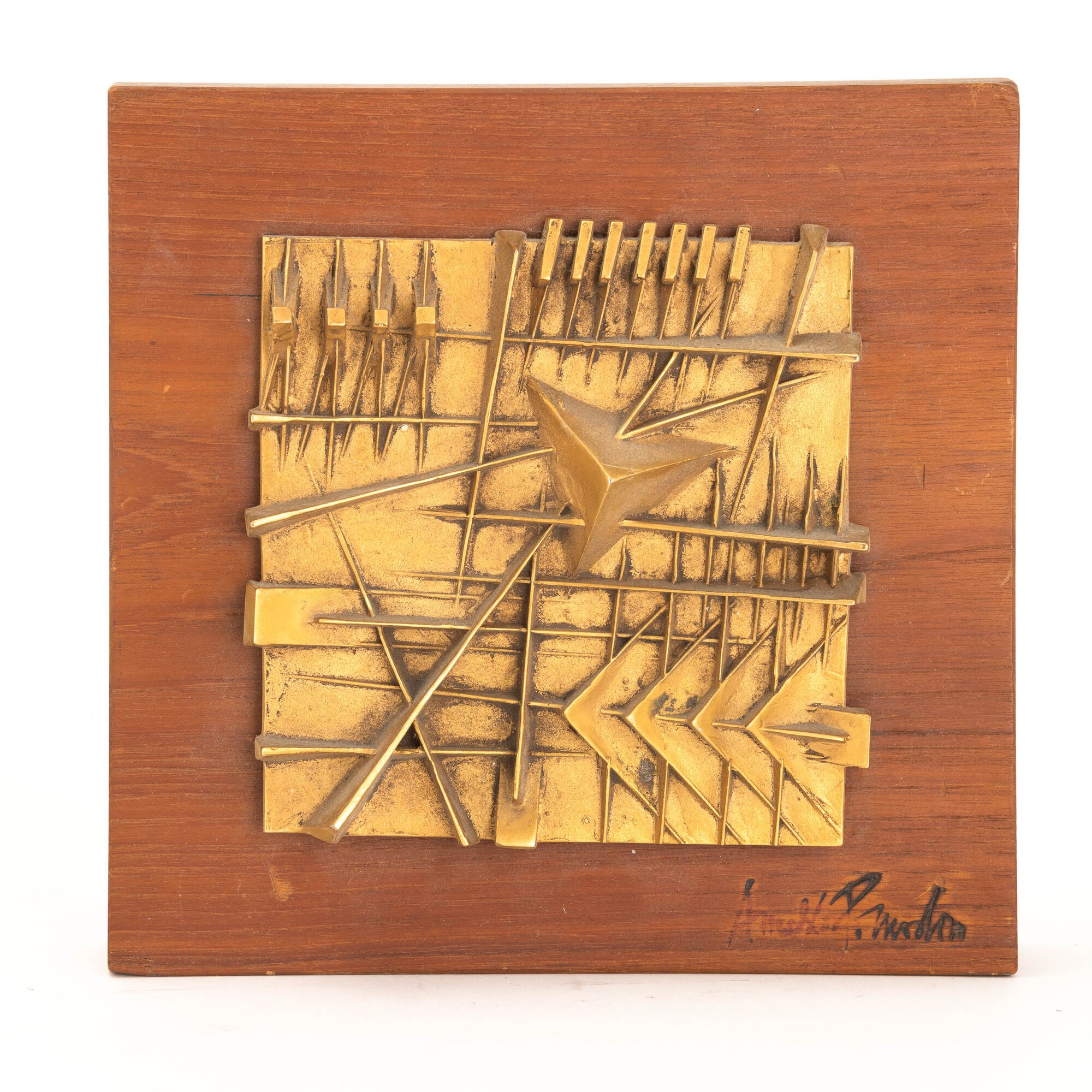 Arnaldo Pomodoro - Rilievo quadrato in bronzo dorato e legno