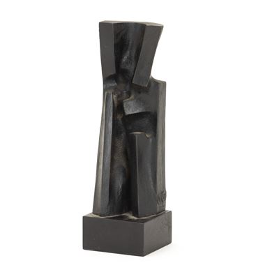 Scultura in bronzo a patina nera con base in marmo