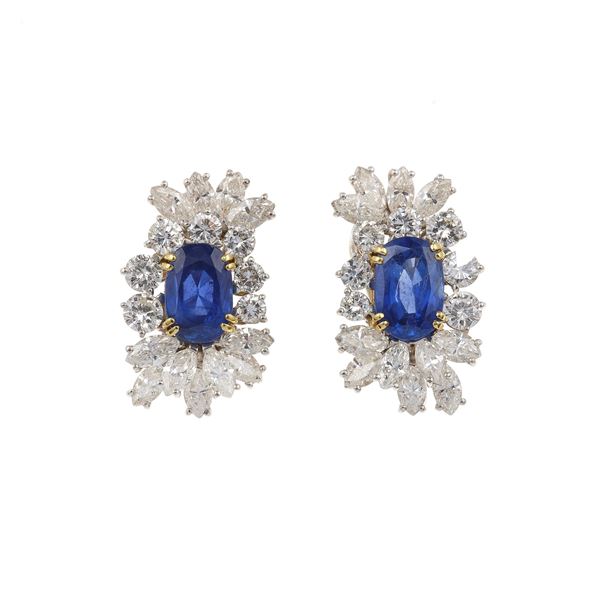 Orecchini con zaffiri Sri Lanka, nessuna indicazione di trattamento termico, e diamanti