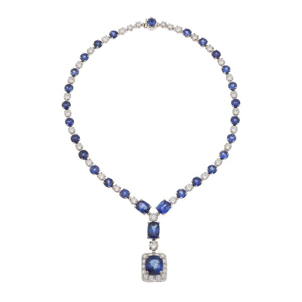 Bulgari. Girocollo con zaffiri per ct 47.00 circa e diamanti per ct 13.00 circa