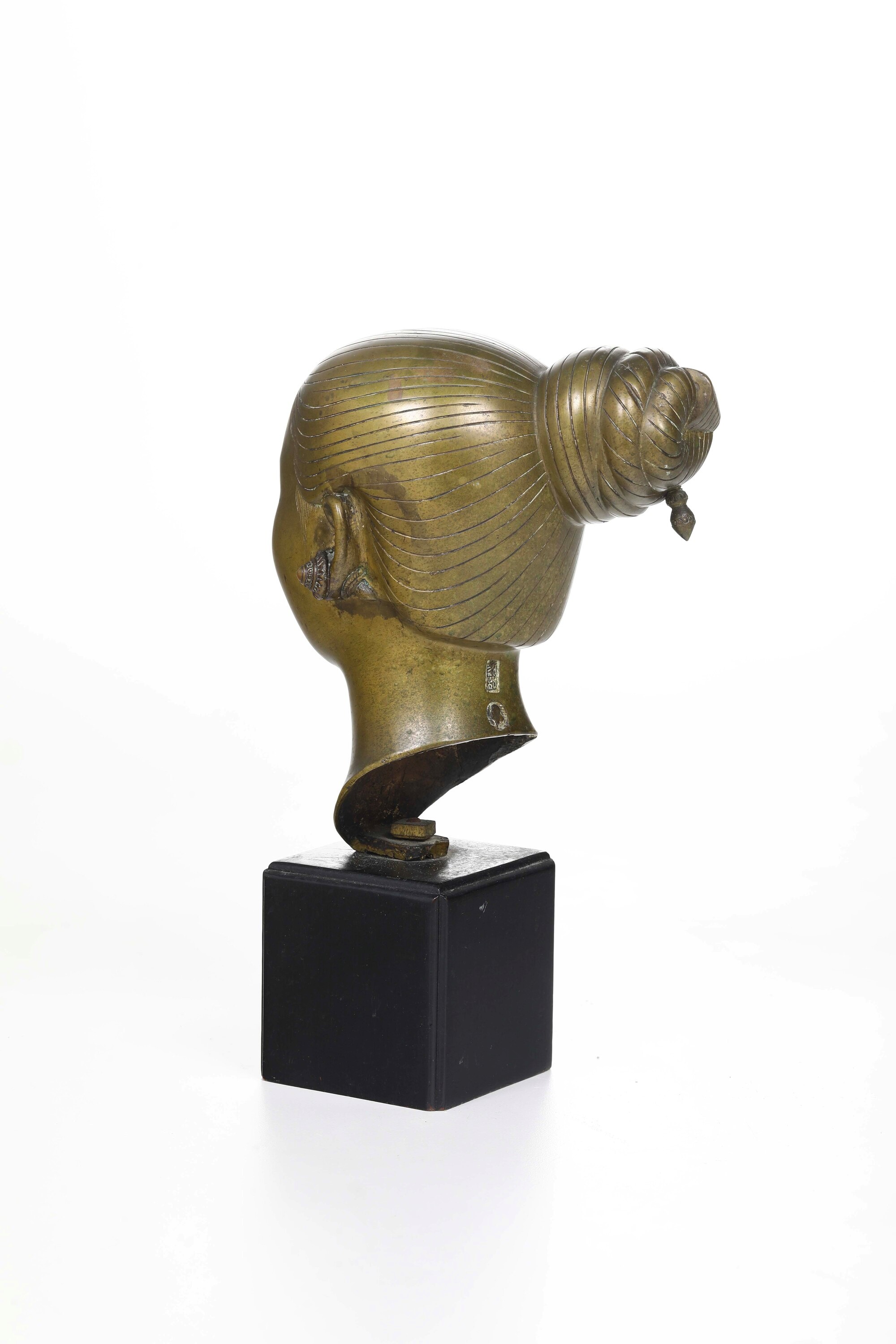 Nguyen Thanh, Testa di giovane donna vietnamita in bronzo dorato