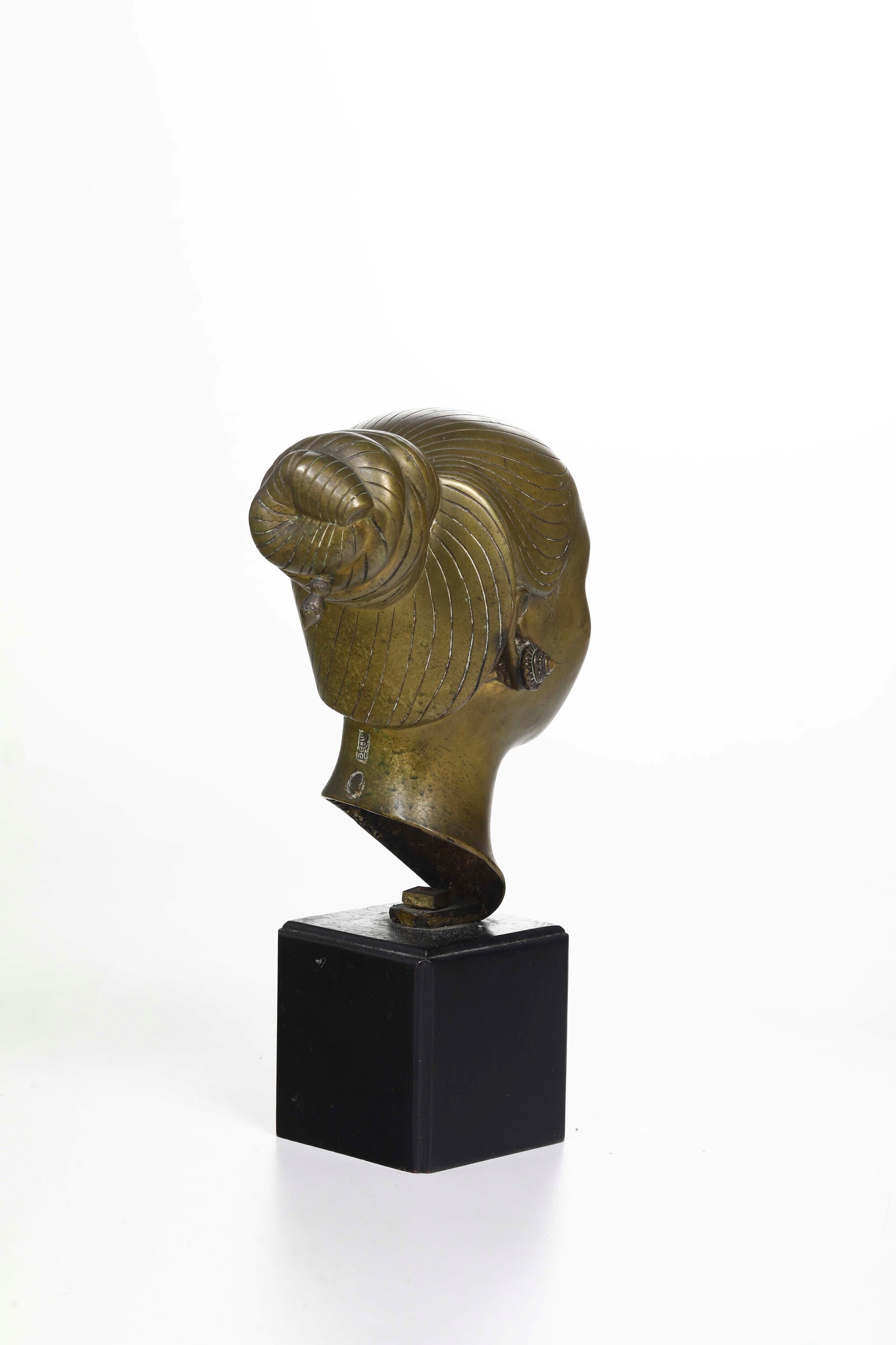 Nguyen Thanh, Testa di giovane donna vietnamita in bronzo dorato