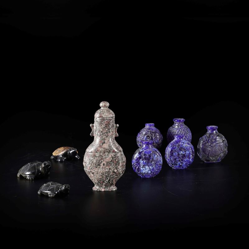Sei snuff bottles e tre modellini di tartarughe  - Asta Oggetti d'Arte - La Wunderkammer di Ettore Mocchetti - Cambi Casa d'Aste
