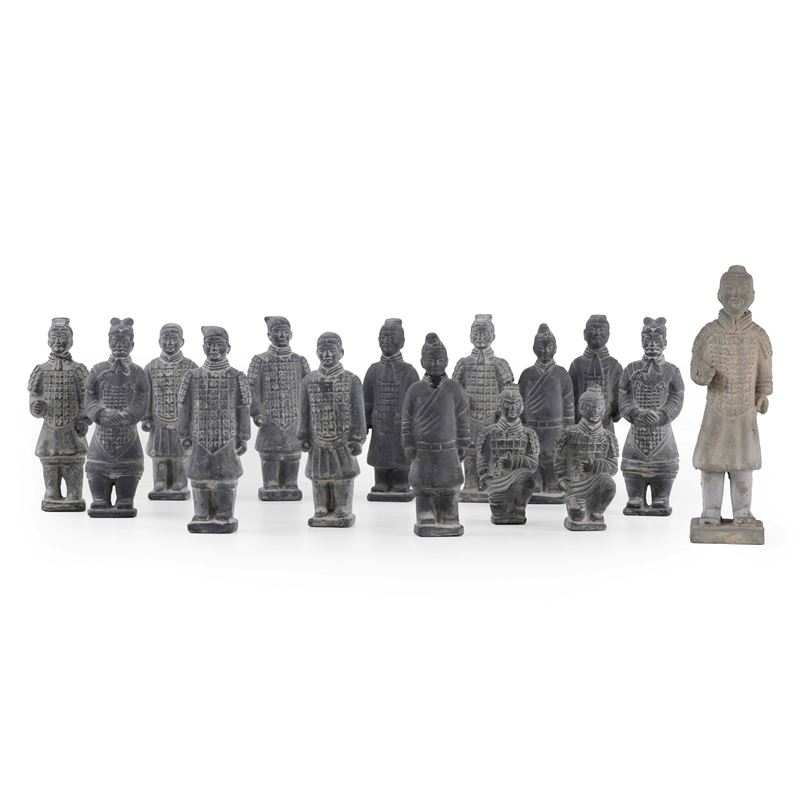 Collezioni di quattordici figure orientali in terracotta patinata  - Auction Oggetti d'Arte - Ettore Mocchetti's Wunderkammer - Cambi Casa d'Aste