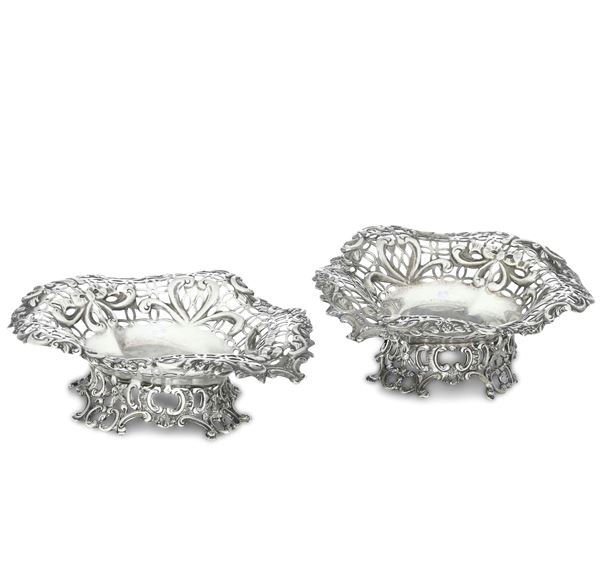 Coppia di piccole alzate. Londra 1892, argentiere William Comyns & Sons Ltd
