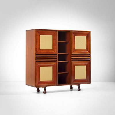 Mobile contenitore in legno con rivestimenti in panno