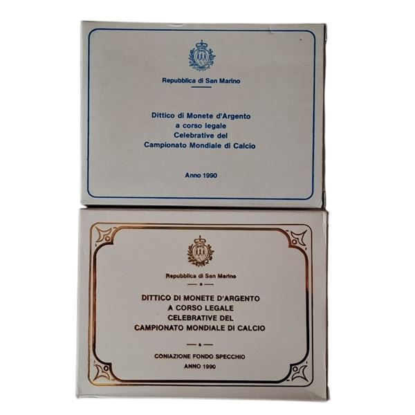 San Marino 1990: doppio dittico Fondo Specchio (proof) e Fior di Conio, del Campionato Mondiale di Calcio, contenente 4 monete in argento (2 X 500 + 2 X 1.000 Lire). 