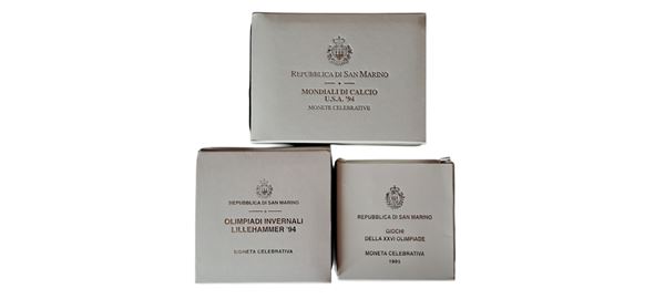 San Marino 1994-1995: tre cofanetti contenenti 4 monete Fondo Specchio (proof) in argento. 