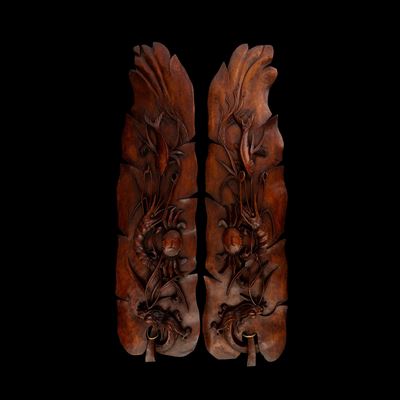 Coppia di Pannelli in Legno con Motivi Naturalistici a Rilievo, Cina, Dinastia Qing, XIX Secolo